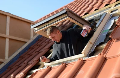 Pose de fenêtres de toit Velux à Villeneuve-de-Rivière